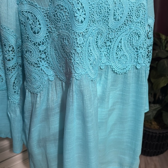Sky Blue Blouse by Valerie Stevens with Lace Detail on Sleeves & Waist - Size XL - Picture 8 of 10